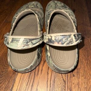 camo croc